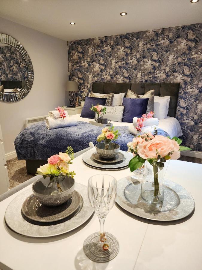 Studio Apartment The Den كولنبروك المظهر الخارجي الصورة