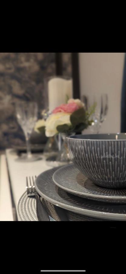 Studio Apartment The Den كولنبروك المظهر الخارجي الصورة